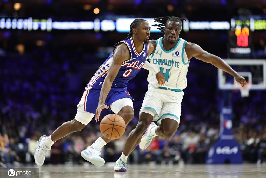 马克西28+6+9格兰姆斯24分 76人胜黄蜂