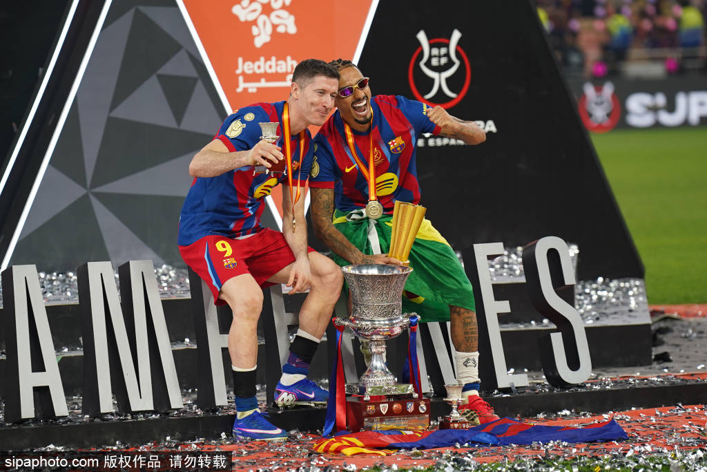 拉菲尼亚：施压抢断显霸气，挑射锁胜为欧冠蓄力